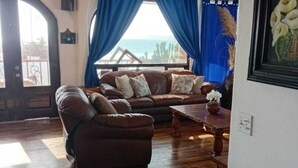 Smart TV, fireplace, video games, books