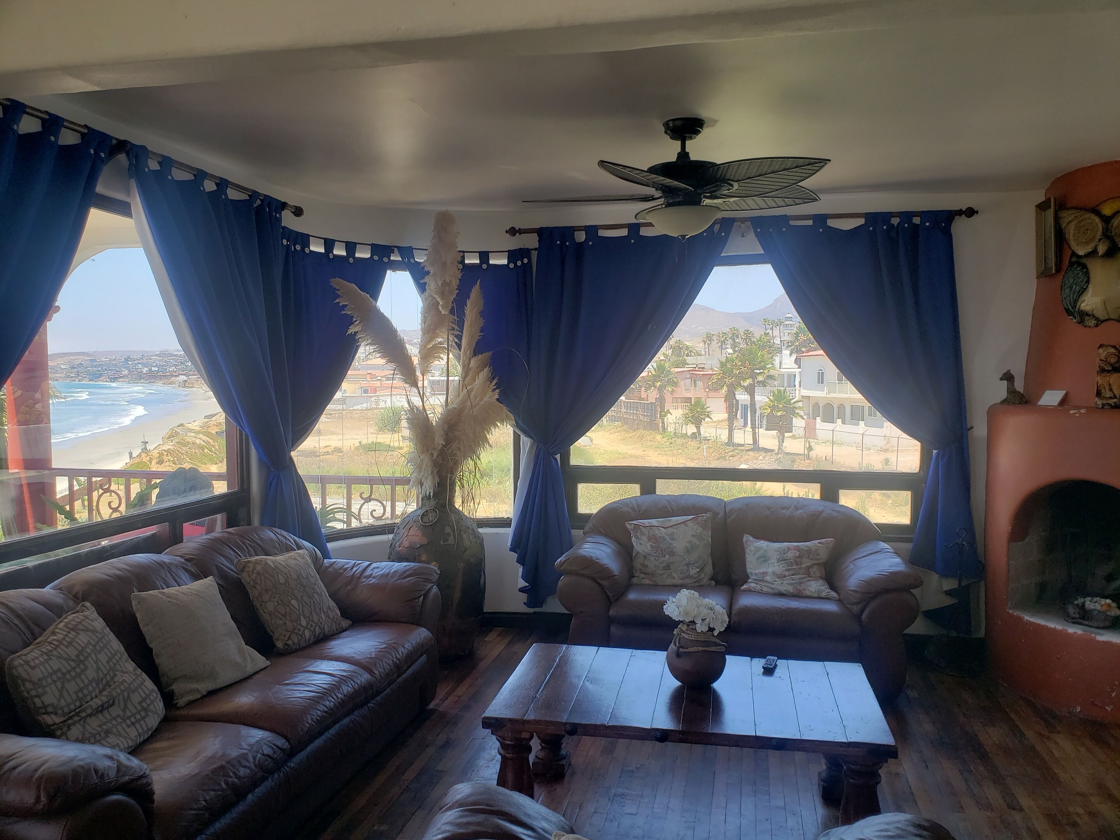 Smart TV, fireplace, video games, books