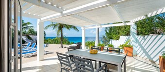 Tropical oceanfront villa, full AC, private pool, great diving and snorkeling