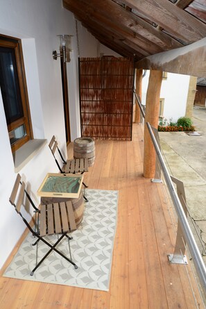 Terrace/patio - Apartment in Franconian Tuscany at the gates of the world cultural heritage (Memmelsdorf OT Laubend)