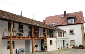 Exterior - Apartment in Franconian Tuscany at the gates of the world cultural heritage (Memmelsdorf OT Laubend)