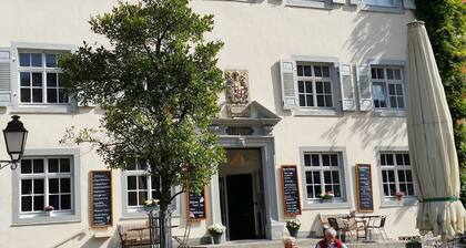 Spacious living on 54 sqm in the Palais am Schlossplatz - in the old town