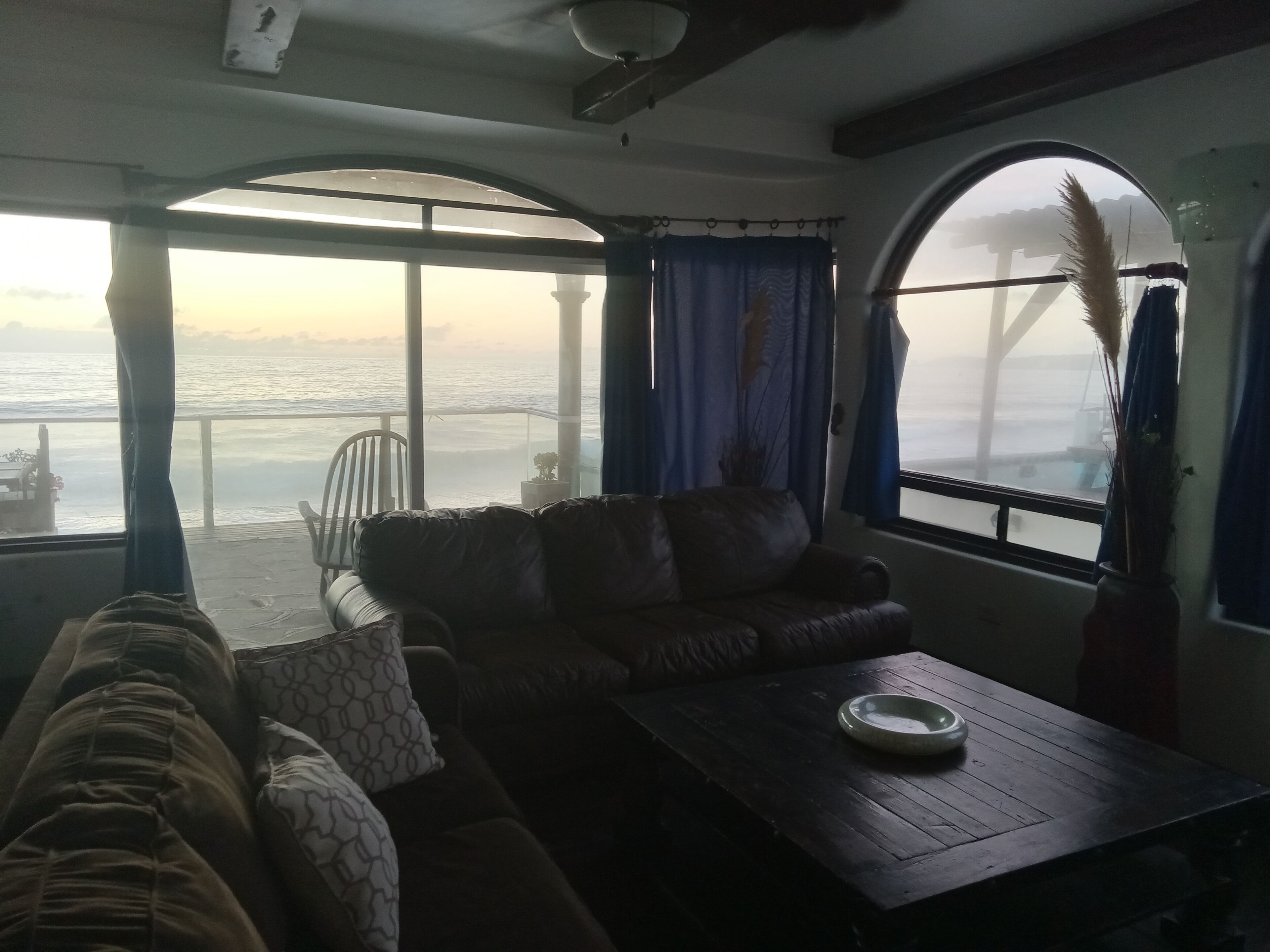 Smart TV, fireplace, video games, Netflix