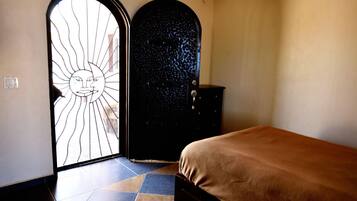 3 habitaciones, escritorio, cuna de viaje y wifi gratis