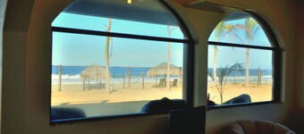 Cerritos Beach Palace Casa Roca