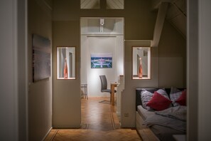 2 bedrooms, desk, iron/ironing board, free WiFi - THE ROOF Penthouse in the heart of Karlsruhe (Karlsruhe)