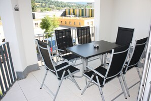 Outdoor dining - Salvatorferienwohnung Modern and comfortable new apartment with 95sqm. (Schwäbisch Gmünd)
