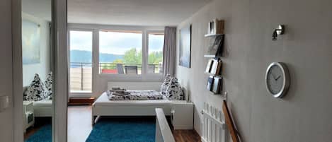 2 Schlafzimmer, Reisekinderbett, kostenloses WLAN, Bettwäsche