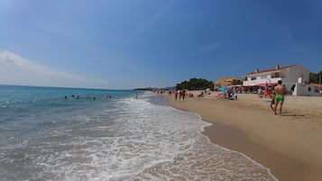 In Strandnähe, Liegestühle