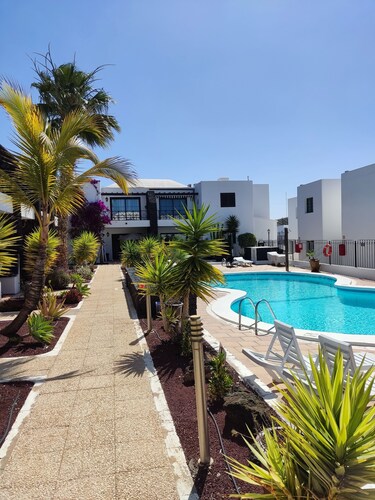 "Un véritable havre de paix" Appart spacieux, petit complexe, 300m de la plage