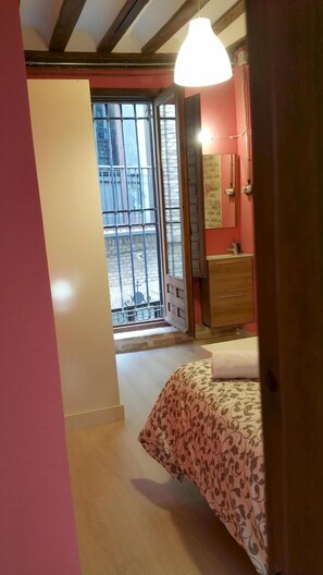 2 bedrooms, desk, soundproofing, iron/ironing board