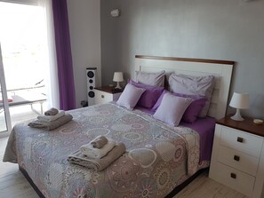1 chambre, fer et planche à repasser, lit parapluie, Wi-Fi gratuit