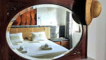 2 bedrooms, iron/ironing board, travel cot, free WiFi