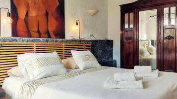 2 bedrooms, iron/ironing board, travel crib, free WiFi