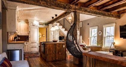 Paras sijainti kaupungissa! Kävele kaikkialla! Kylpytynnyri, ilmaiset polkupyörät, höyrysuihku!