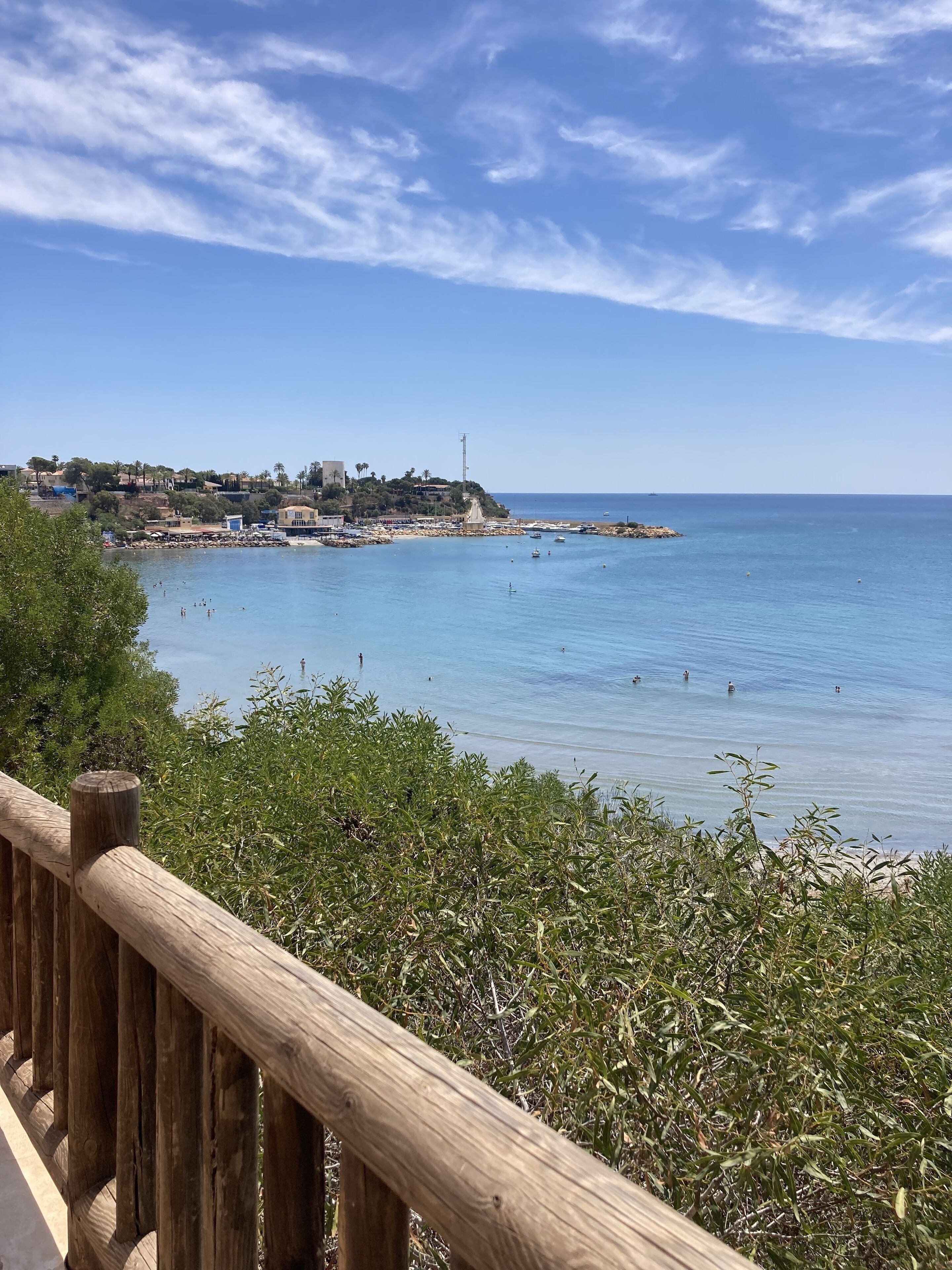 在海灘附近、沙灘巾