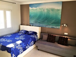 2 bedrooms, iron/ironing board, WiFi, bed sheets - Holiday villa in Oliva Nova 100m to the beach, Roof terrace and free WiFi 200MB (Oliva)