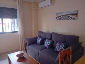 Télévision, livres, vidéothèque