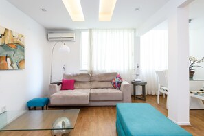 Apartamento (BC-706 ) | Sala de estar | TV