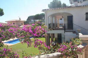 Exterior - Villa on the beach in Pals-Begur with barbecue and private pool (Pals)