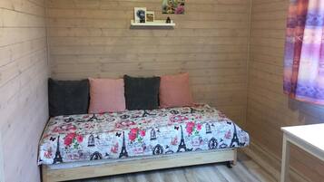 2 habitaciones, tabla de planchar con plancha y acceso a internet