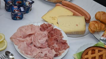 Petit déjeuner compris