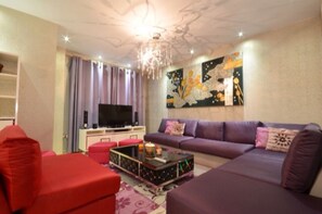 Smart TV, DVD player, stereo