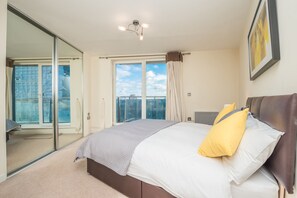 2 soverom, strykejern/-brett, internettilgang og sengetøy