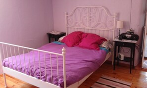 4 Schlafzimmer, Bügeleisen/Bügelbrett, Reisekinderbett, Bettwäsche