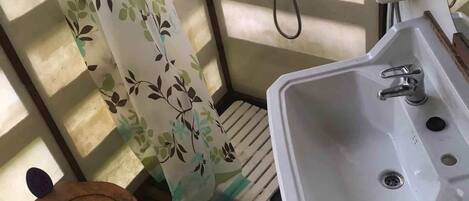 Shower, towels