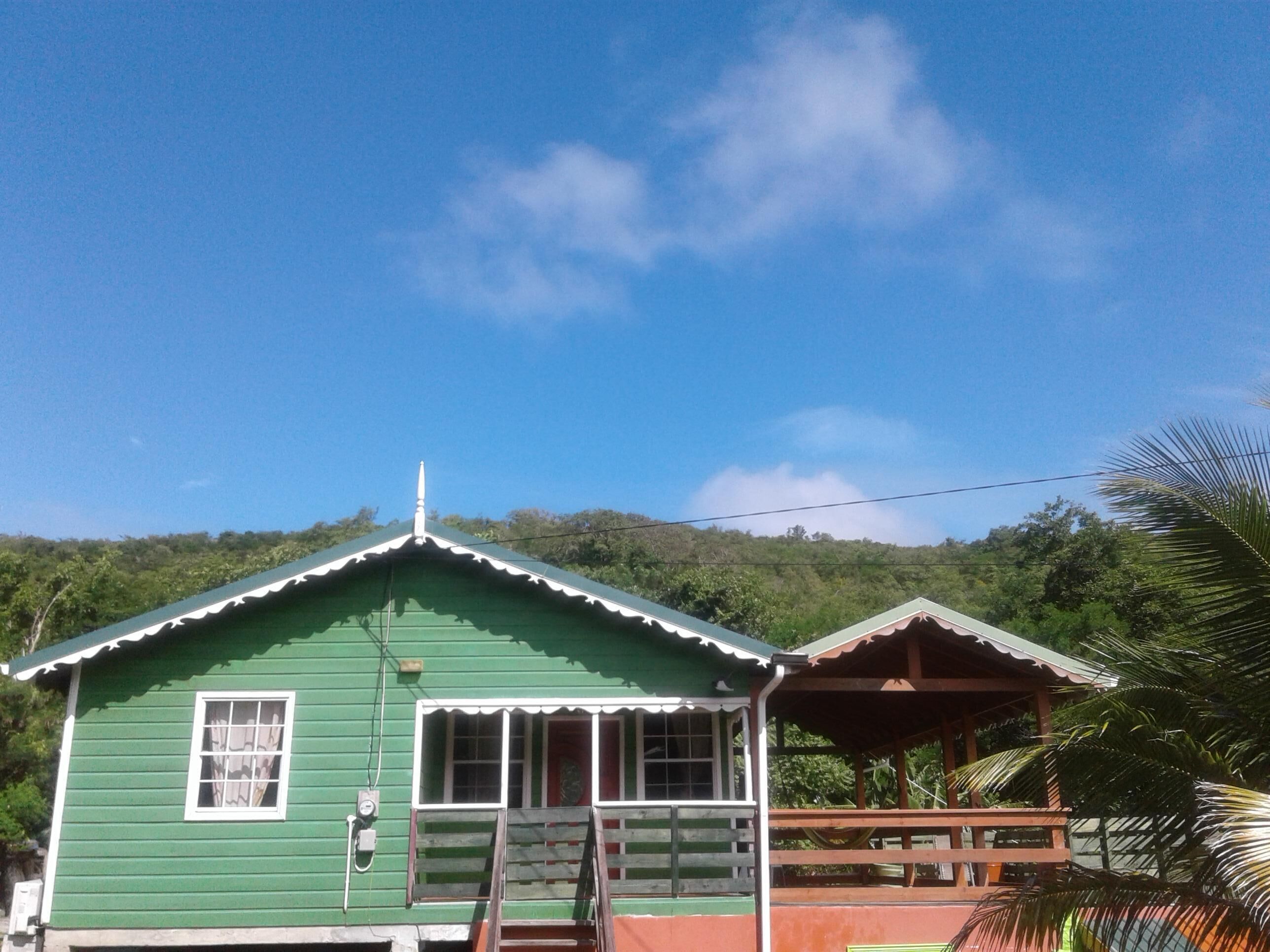 Seawind Cottage near Plantation Beach & Gros Islet-Authentic Caribbean Ambiance