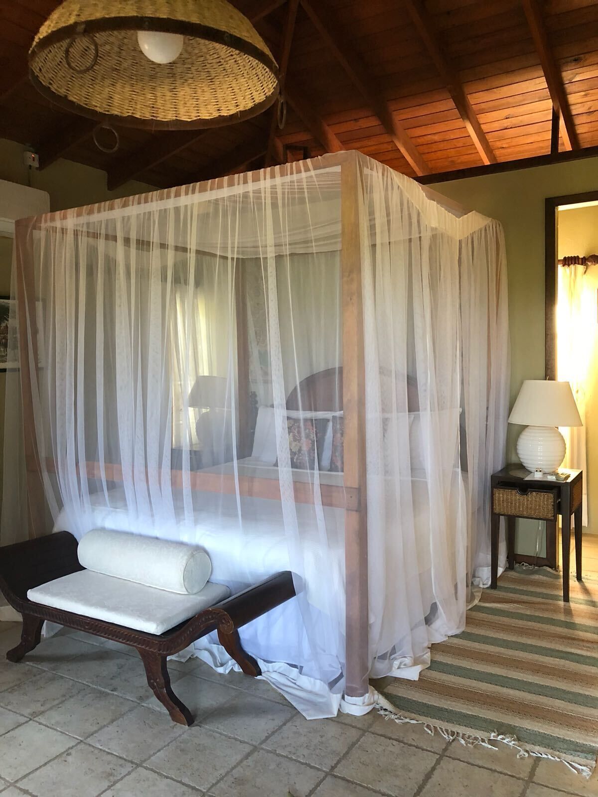 2 Schlafzimmer, Zimmersafe, Schreibtisch, Bügeleisen/Bügelbrett