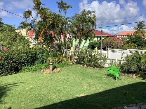 Garden Delight Classic sijaitsee kätevästi Rodney Bayssä! 