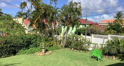 Garden Delight Classic sijaitsee kätevästi Rodney Bayssä!