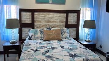 3 bedrooms, in-room safe, iron/ironing board, travel crib
