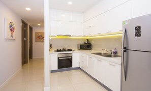 Fridge, microwave, oven, stovetop