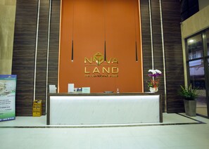 Lobby - 2BR 2WC modern apt ★ river view, free rooftop pool (Ho Chi Minh city)