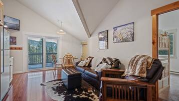 Smart TV, DVD player, table tennis, books