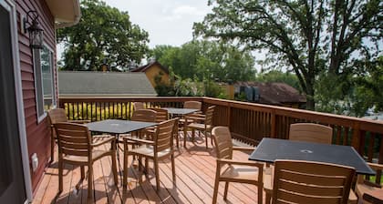 Beautiful Spacious Escape On The Chain O'Lakes