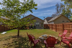 Terrace/patio - Secret Garden in the Suburbs (Lexington)