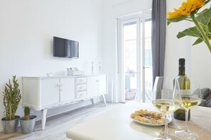 Télévision, chaîne hi-fi