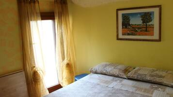 1 bedroom, desk, soundproofing, iron/ironing board