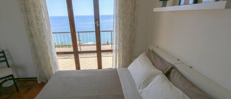 2 室のベッドルーム、アイロン / アイロン台、旅行用ベビーベッド、WiFi (無料)