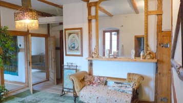 TV, fireplace, DVD player, table tennis