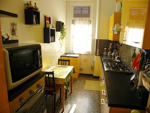 Fridge, microwave, oven, stovetop - Charming apartment just renovated ideal location to visit Genoa (Genova)