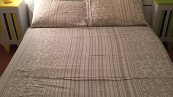 1 Schlafzimmer, Schreibtisch, Bügeleisen/Bügelbrett, kostenloses WLAN