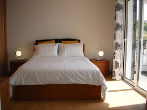 3 bedrooms, iron/ironing board, WiFi, bed sheets - VILLA FAIA - NEAR THE SEA (Caniço)