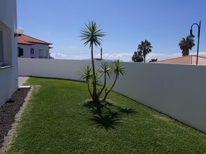 Property grounds - VILLA FAIA - NEAR THE SEA (Caniço)