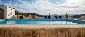 Family villa with magnificent panoramic views