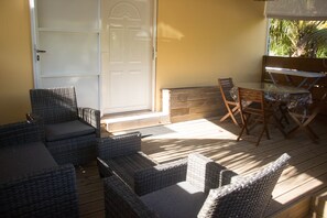 Outdoor dining - Seasonal rental TROIS-ÎLETS Martinique Residence - Swimming pool - Beach - Calme. (Unknown)